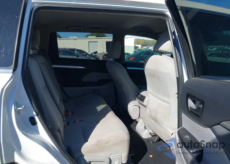 2019 Toyota Highlander Le z USA, uszkodzony, nr VIN 5TDZARFH4KS054309